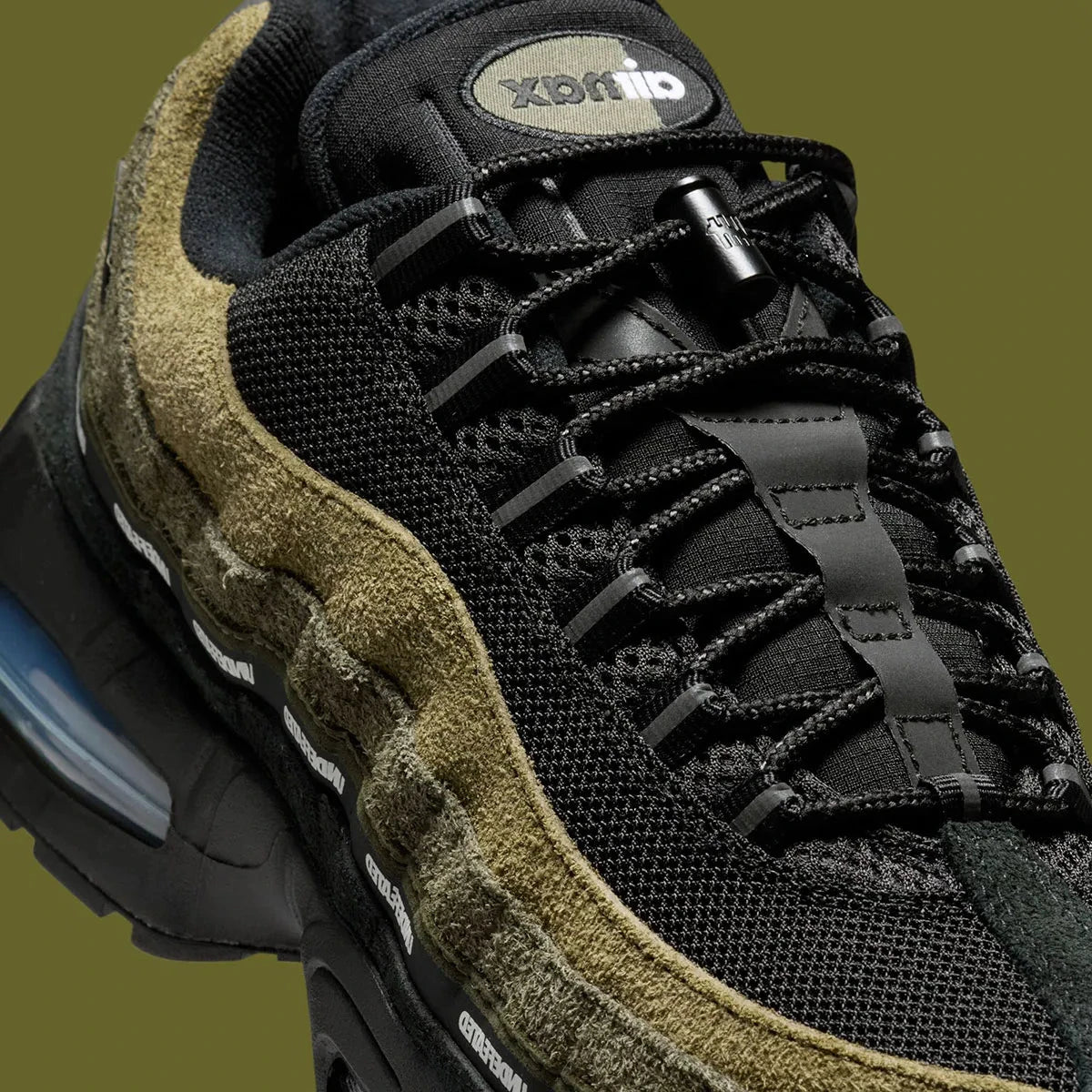 Sneakers Nike Air Max 95 SP Undefeated Geo La Brea Medium Olive avec mesh respirant, suède premium et amorti Air Max visible premium.Vue zoomer avant 