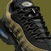 Sneakers Nike Air Max 95 SP Undefeated Geo La Brea Medium Olive avec mesh respirant, suède premium et amorti Air Max visible premium.Vue zoomer avant 