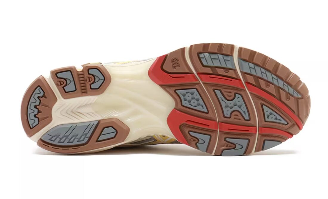 Chaussure de course Asics nimbus 10.1 atmos banana split jaune et rose, semelle confortable , vue de dessous