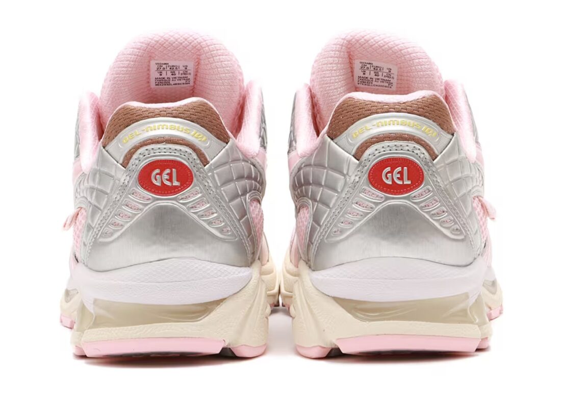 chaussure de course Asics Nimbus 10.1 atmos rose fraise et jaune , semelle confortable , vu de derrière