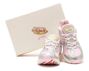 chaussure de course Asics Nimbus 10.1 atmos rose fraise et jaune , semelle confortable , vu de face