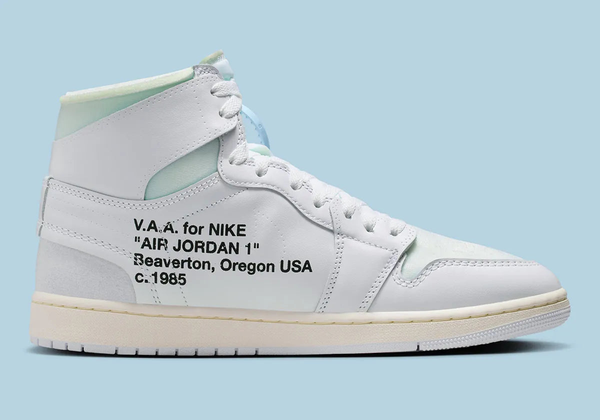 Jordan 1 Retro High Off-White Alaska, sneaker montante issue de la collaboration Jordan Brand x Off-White™ avec design déstructuré et finitions premium.