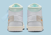 Jordan 1 Retro High Off-White Alaska, sneaker montante issue de la collaboration Jordan Brand x Off-White™ avec design déstructuré et finitions premium.