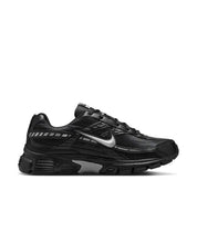 Nike Initiator Black – sneaker running rétro full black en mesh et cuir synthétique avec semelle amortie