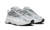 Adidas - Yeezy 700 V2 static