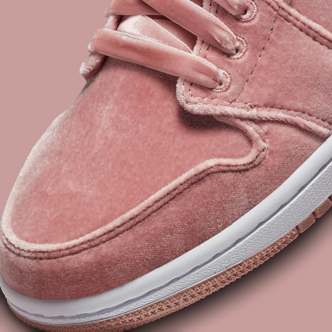 Air Jordan 1 Low SE Pink Velvet