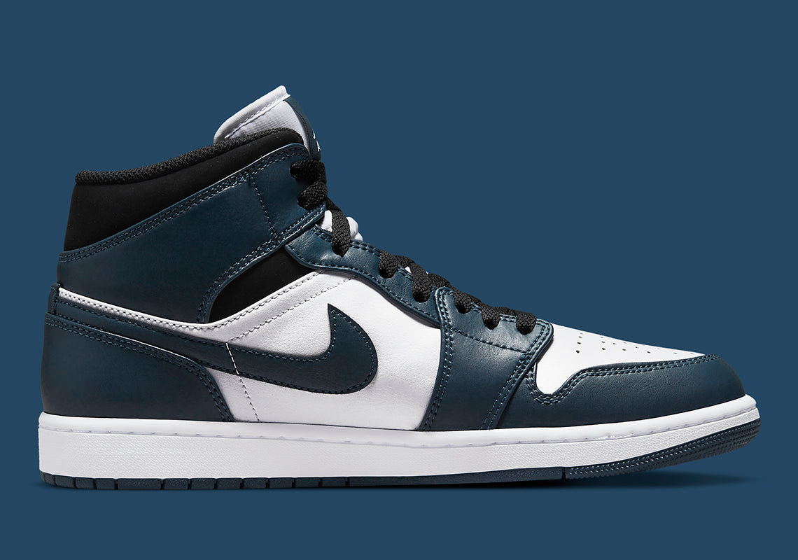 Air Jordan 1 Mid Armory Navy