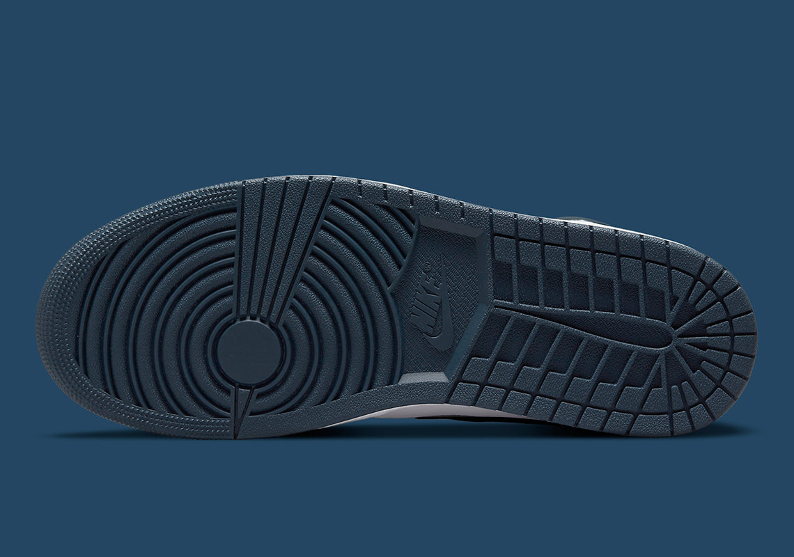 Air Jordan 1 Mid Armory Navy