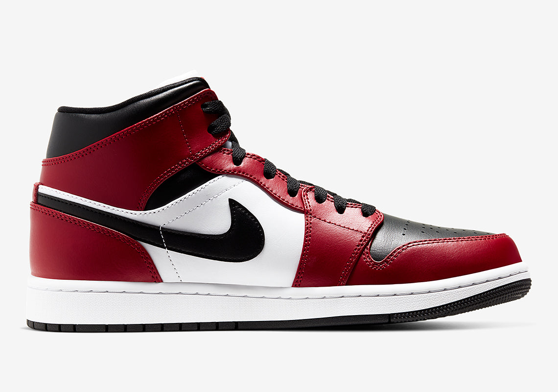 Air Jordan 1 Mid Chicago Toe