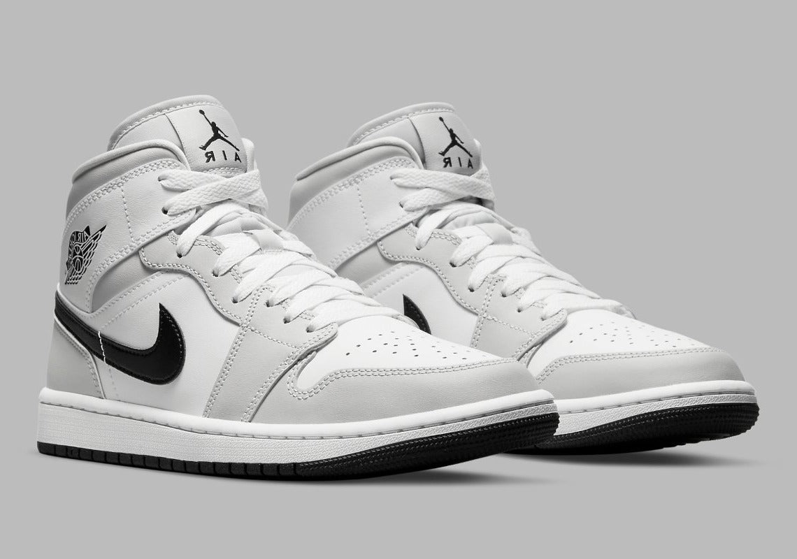 Air Jordan 1 Mid Light Smoke Grey