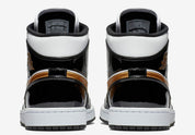 Air Jordan black and gold​ vu de derrière