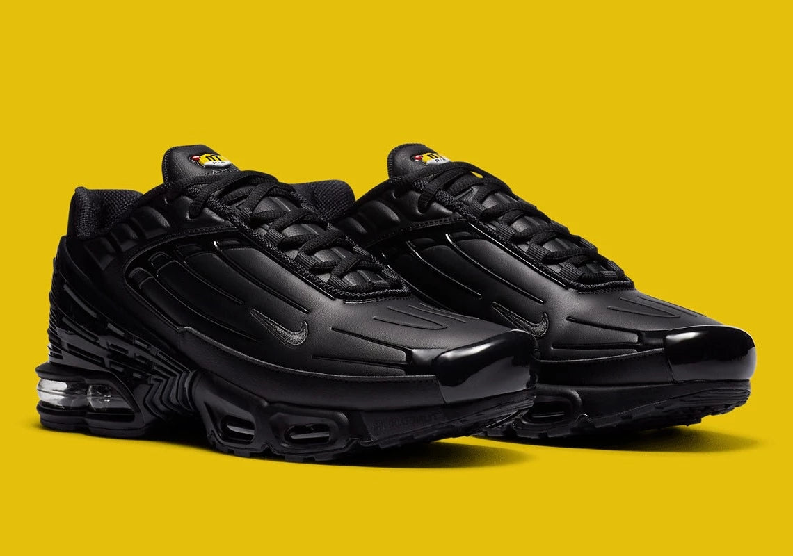 Nike Air Max Plus Leather Black – GlobalSneakers