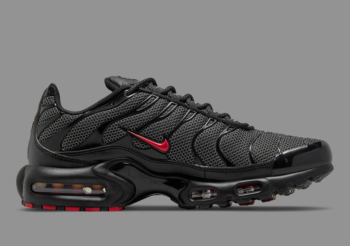 Red Air Max Tn Noir Et Rouge Basket Nike AIR MAX PLUS DM0032-004