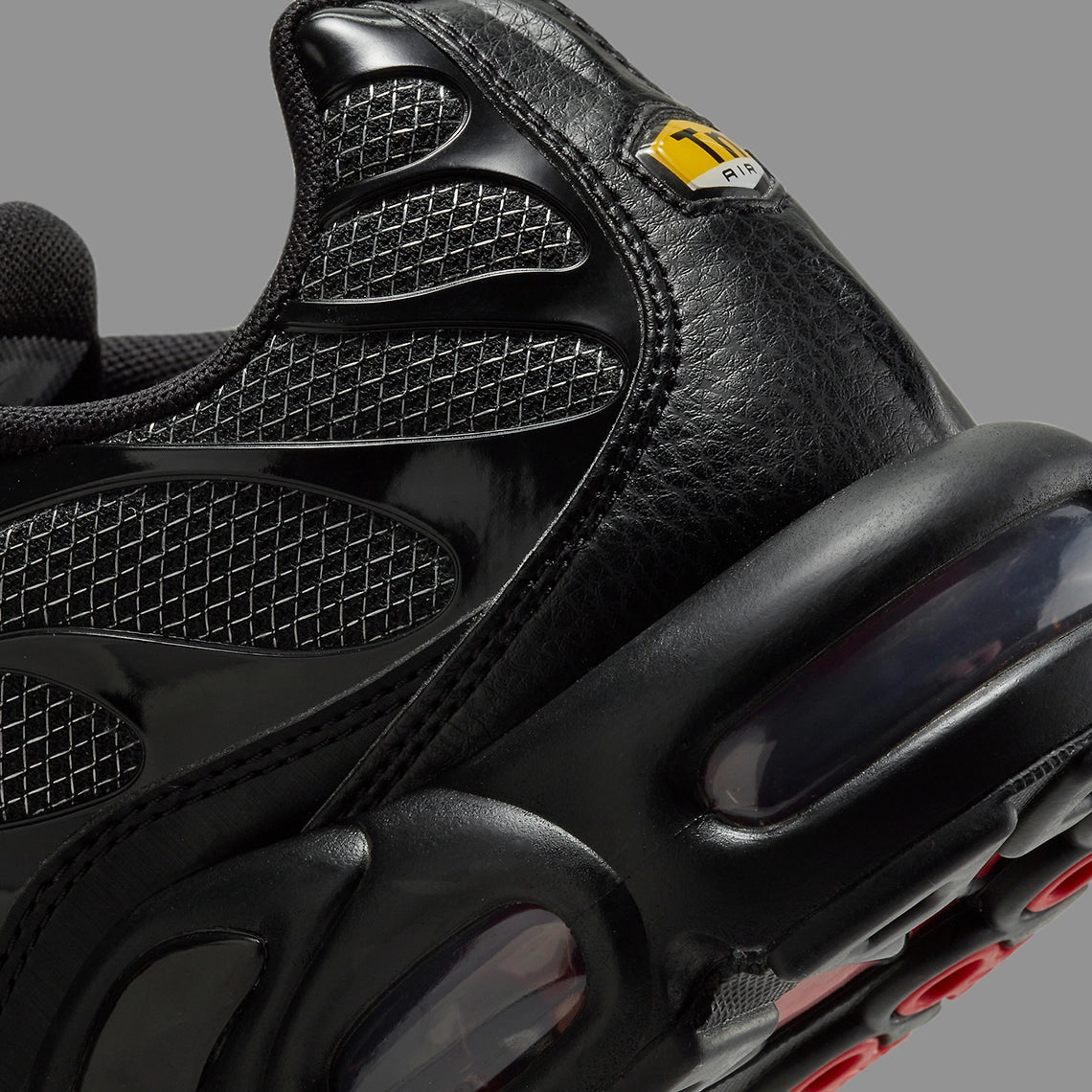 Nike Air Max Plus Metal Mesh Black Red