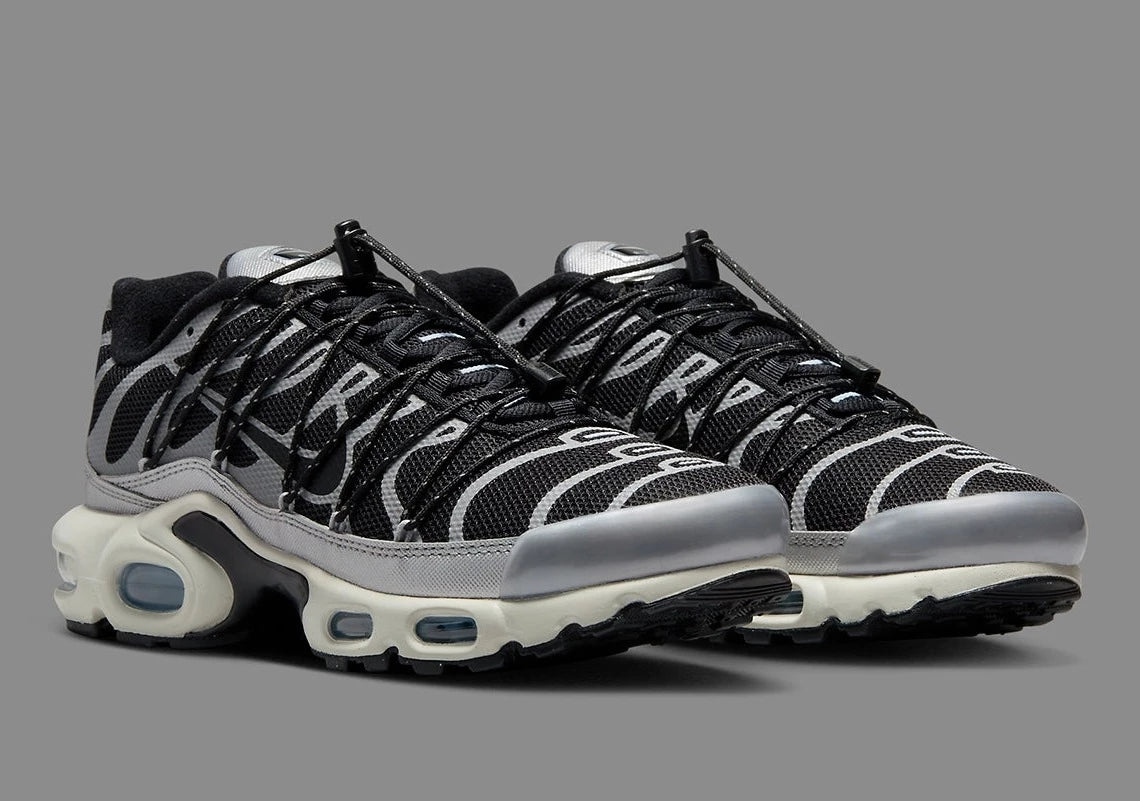 Nike Air Max Plus Lace Toggle Black Silver