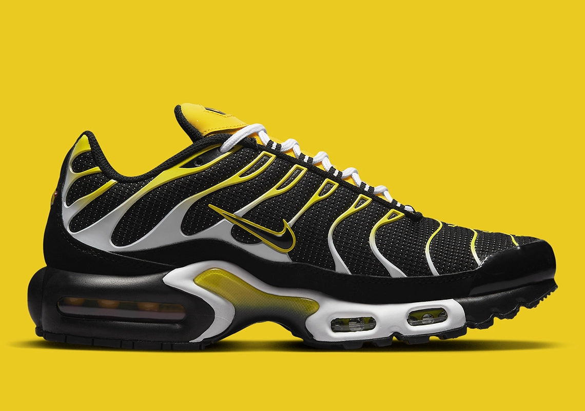 Nike Air Max Plus Black Tour Yellow GlobalSneakers