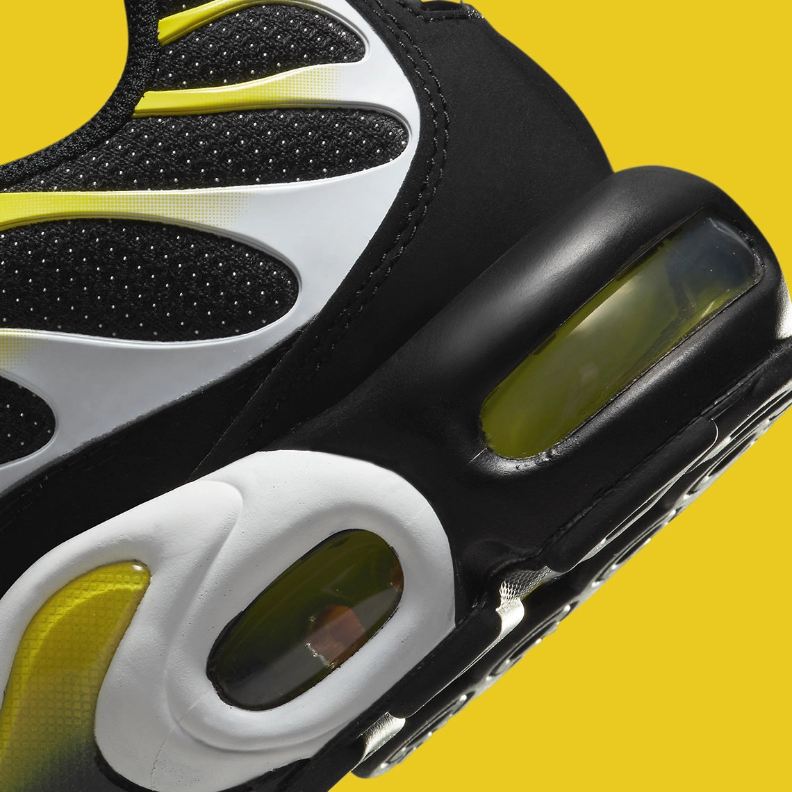 Nike Air Max Plus Black Tour Yellow
