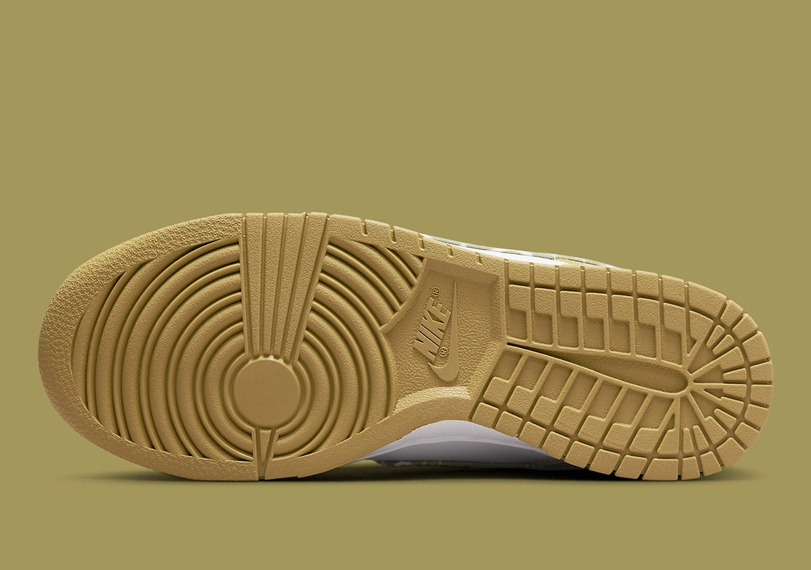 Nike Dunk Low Essential Paisley Pack Barley
