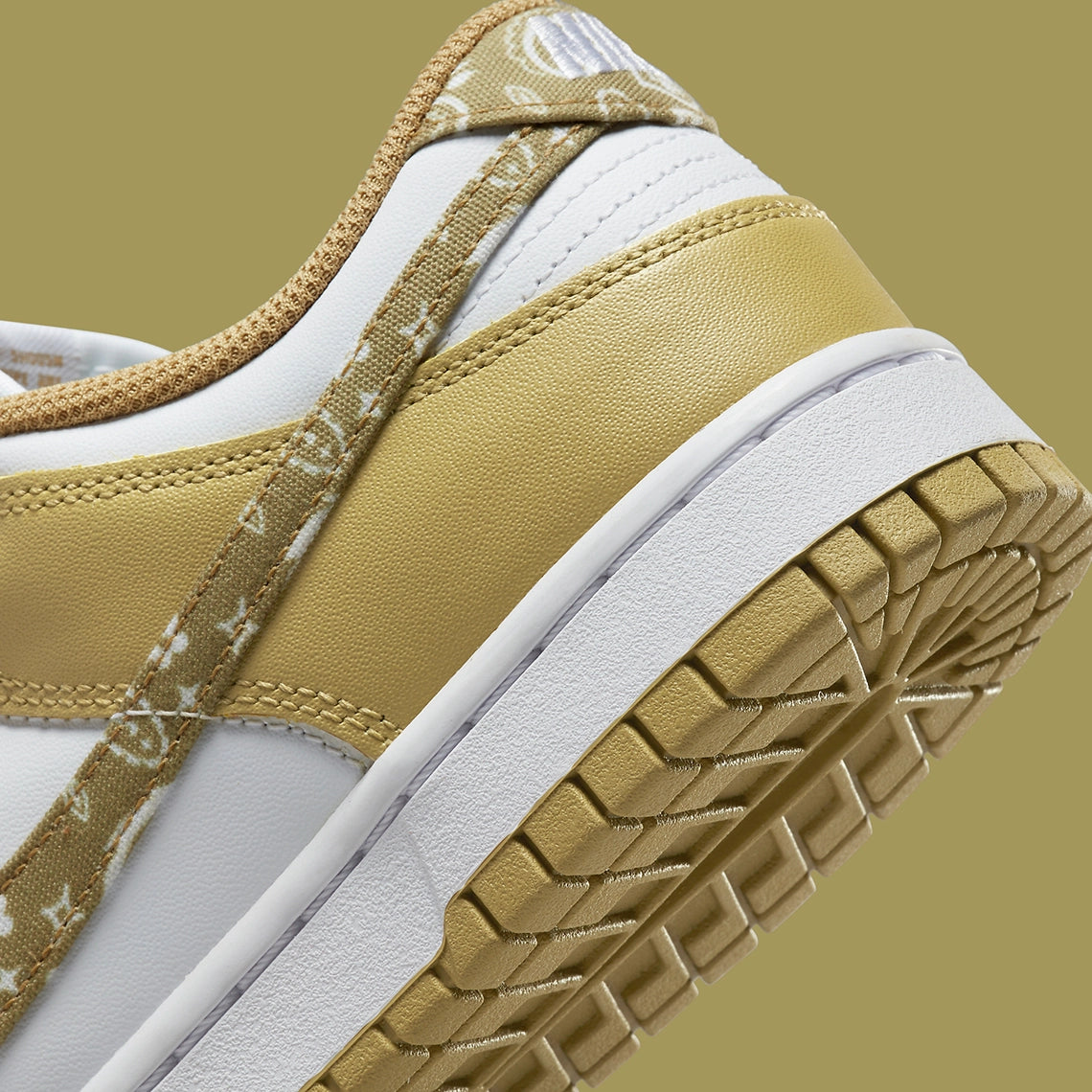 Nike Dunk Low Essential Paisley Pack Barley