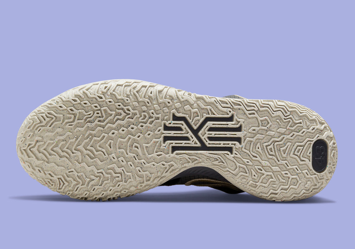 Kyrie 4 low black metallic hot sale