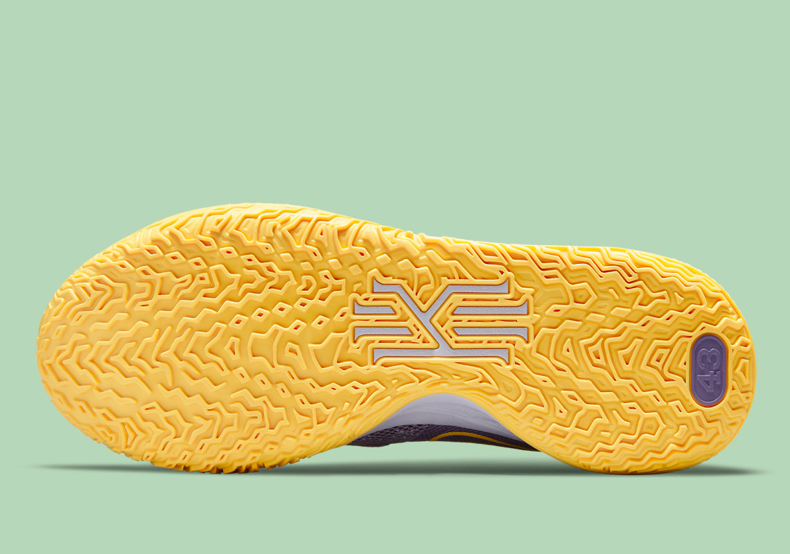 Nike kyrie 7 vu de dessous