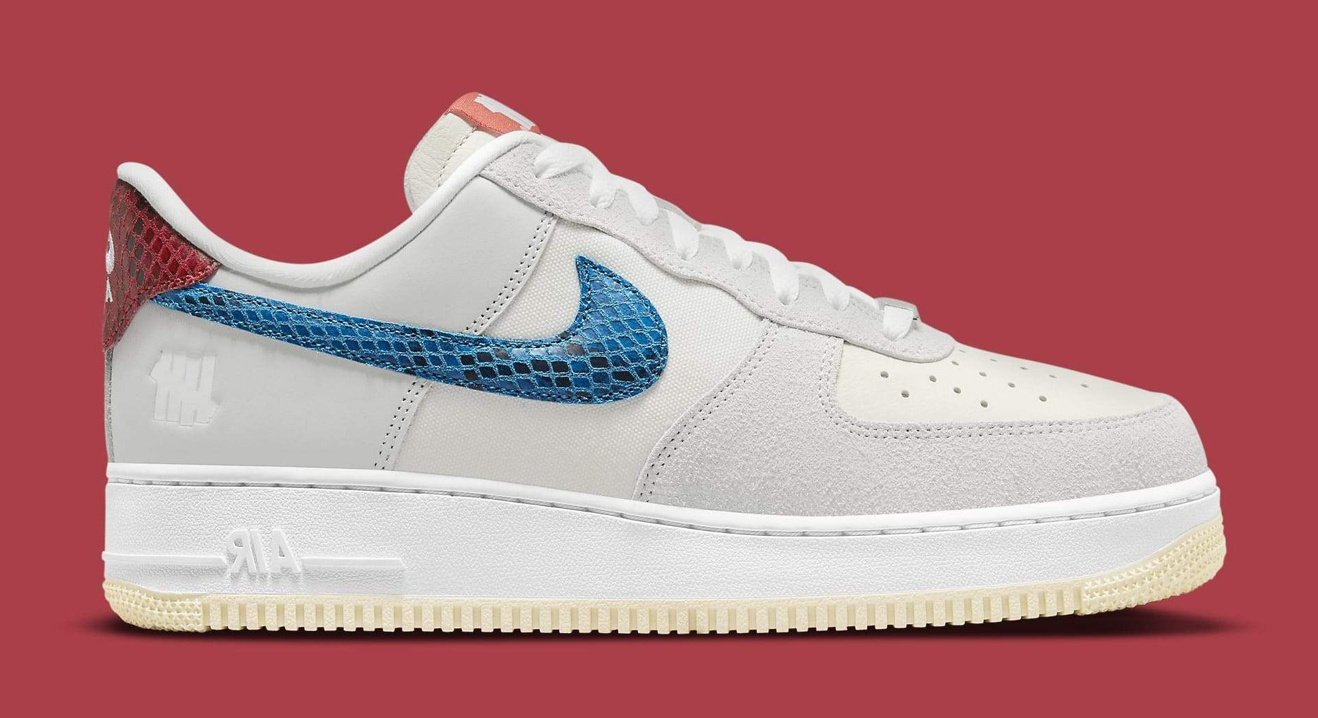 Nike Air Force 1 Low SP Undefeated 5 On It Dunk vs. AF1