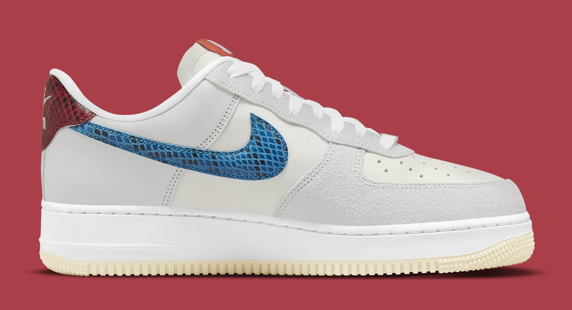 Nike Air Force 1 Low SP Undefeated 5 On It Dunk vs. AF1
