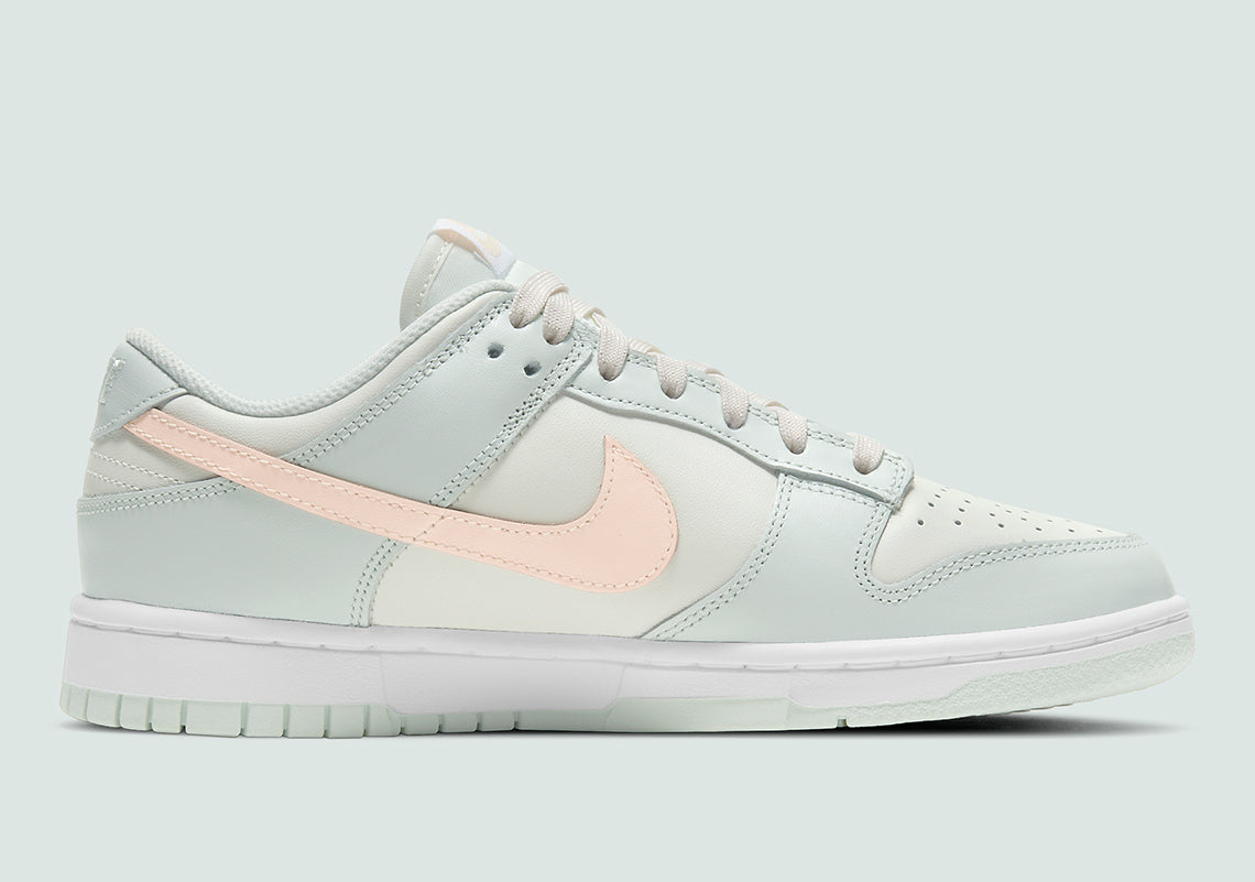 Nike Dunk Low Barely Green