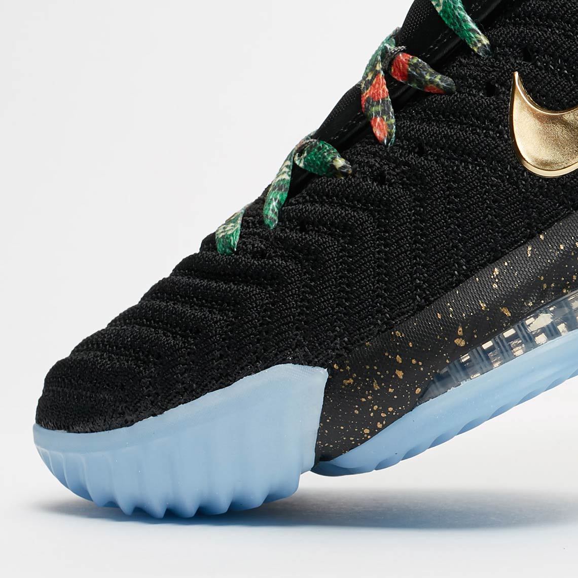 Nike LeBron 16 Watch the Throne zoom avant