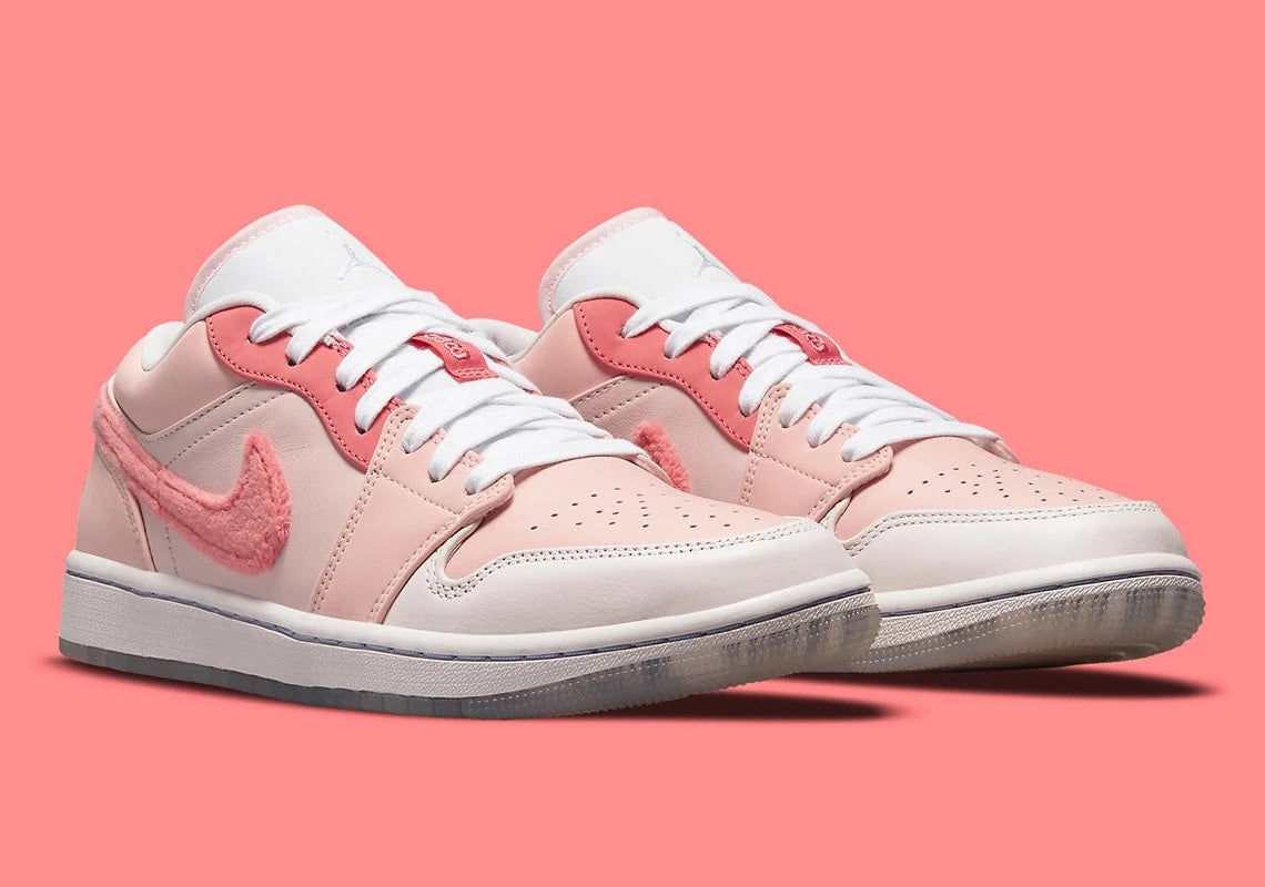Jordan 1 Low SE Mighty Swooshers Pink