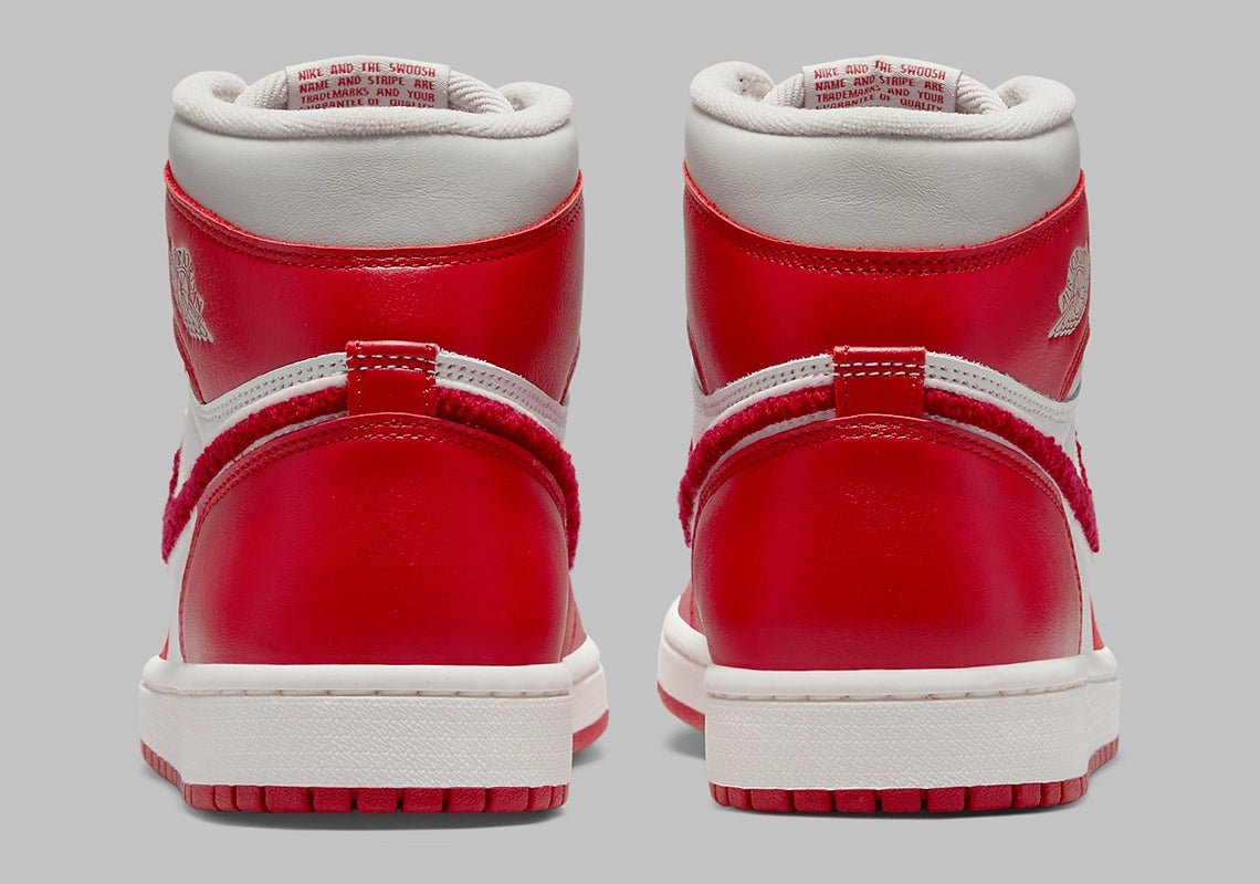 Jordan 1 Retro High OG Varsity Red