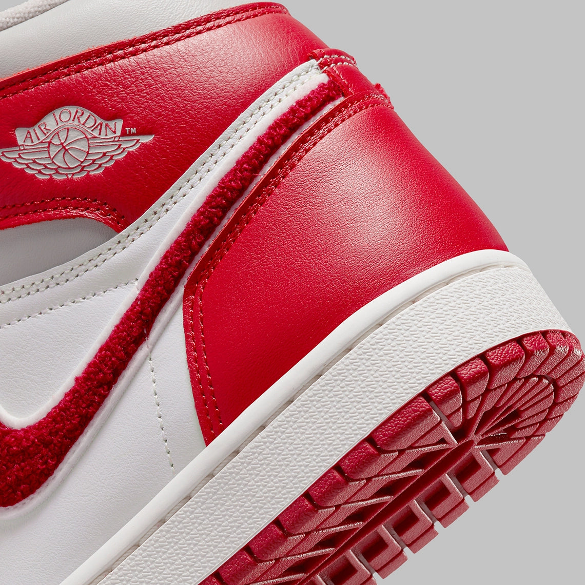 Jordan 1 Retro High OG Varsity Red