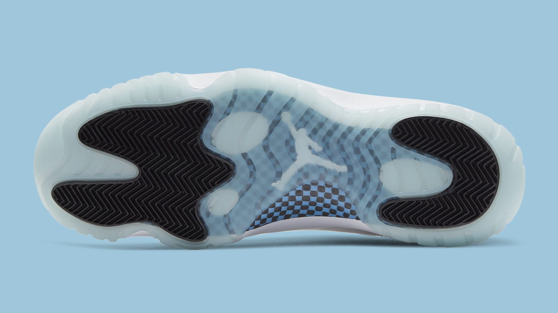 Jordan 11 retro online blanche et bleu