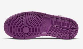 Air Jordan 1 Mid Magenta (2022)