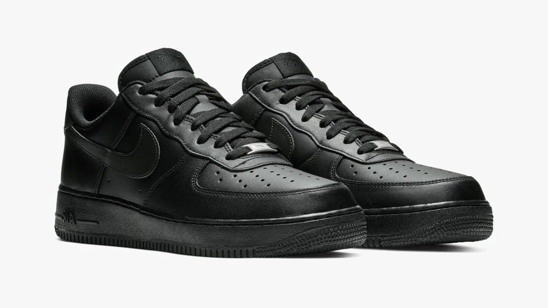 Nike - Air Force 1 '07 Black/Black (classique)