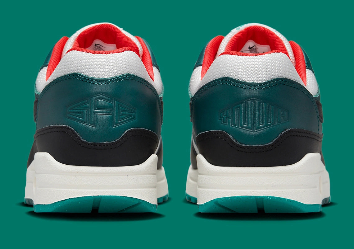 Nike Air Max 1 LeBron James Liverpool F.C.
