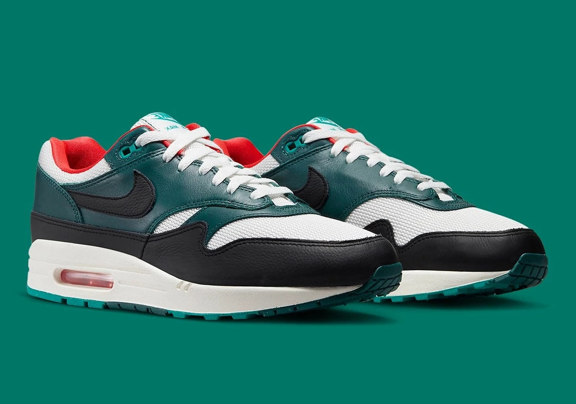 Nike Air Max 1 LeBron James Liverpool F.C.