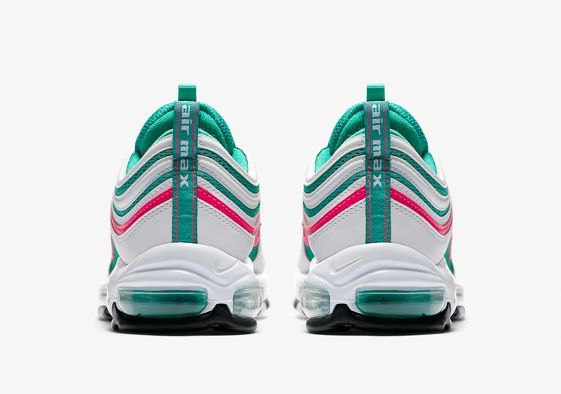 Nike Air Max 97 South Beach avec tige en mesh et cuir aux tons turquoise, rose et blanc, unité Max Air visible sur toute la longueur et semelle extérieure en caoutchouc.