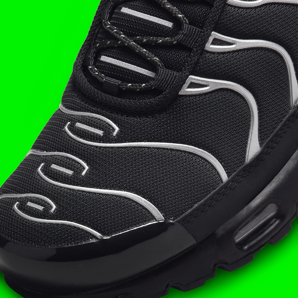 Nike Air Max Plus Black Silver Green Strike