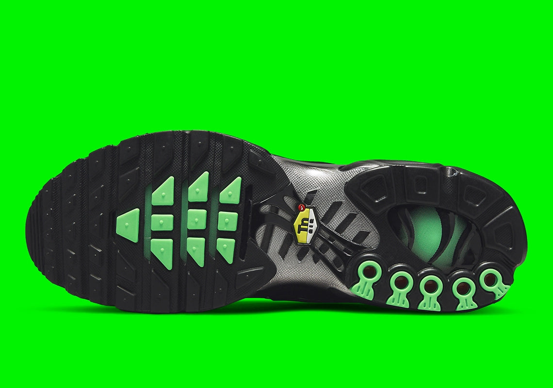 Nike Air Max Plus Black Silver Green Strike