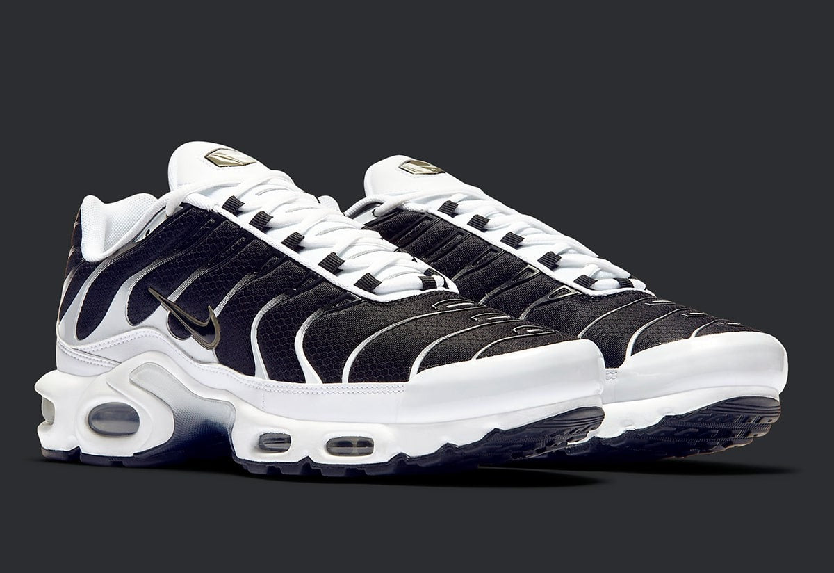 Nike Air Max Plus White Black Metallic Pewter