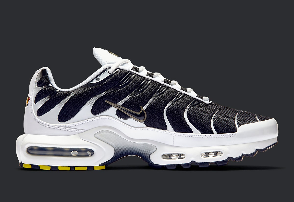 Nike Air Max Plus White Black Metallic Pewter