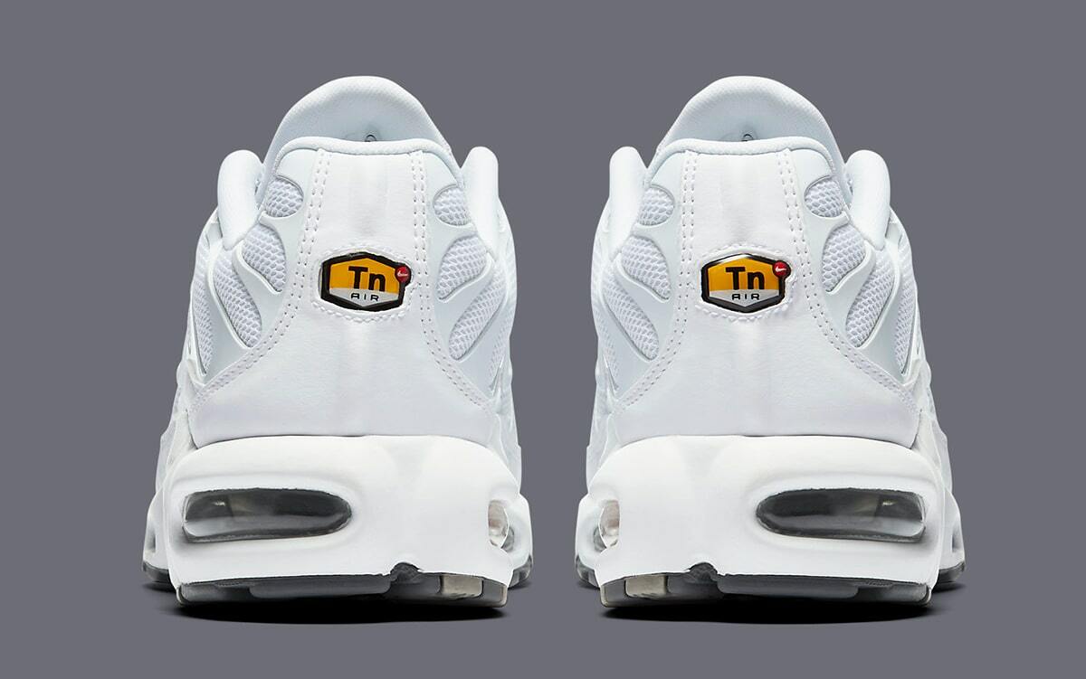 Nike Air Max Plus Triple White GlobalSneakers