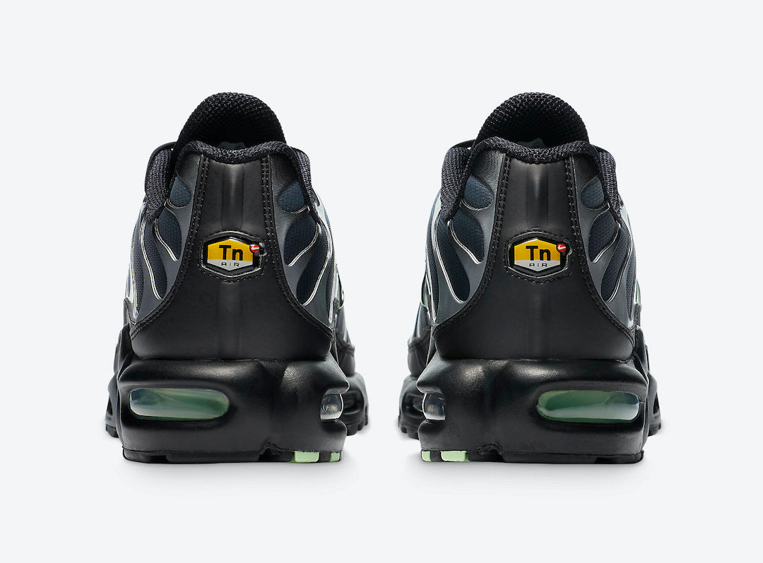 Nike Air Max Plus Black Particle Grey Vapour Green