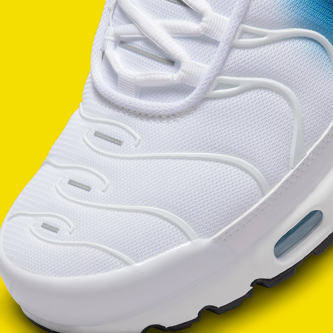 Nike Air Max Plus Spray Paint Swoosh White Blue