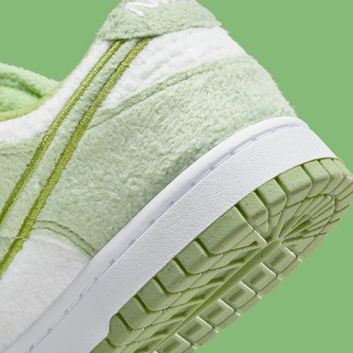 Nike Dunk Low SE Fleece Pack Honeydew