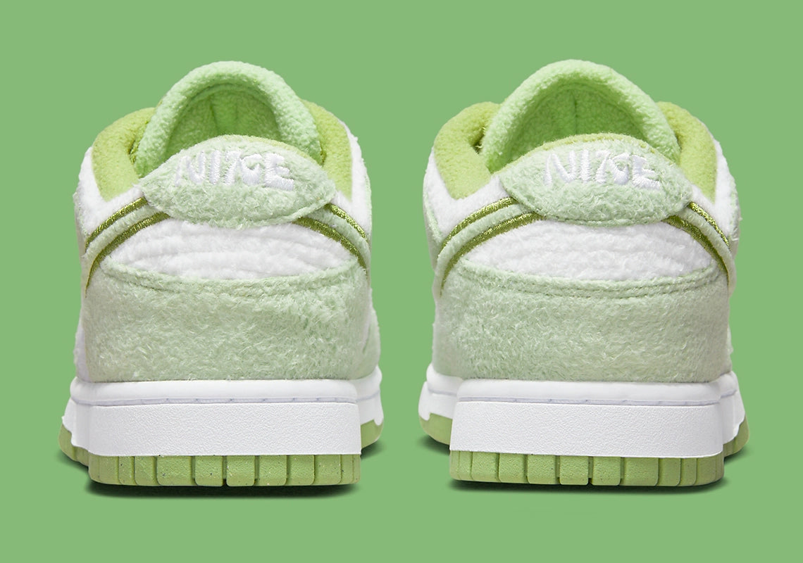 Nike Dunk Low SE Fleece Pack Honeydew