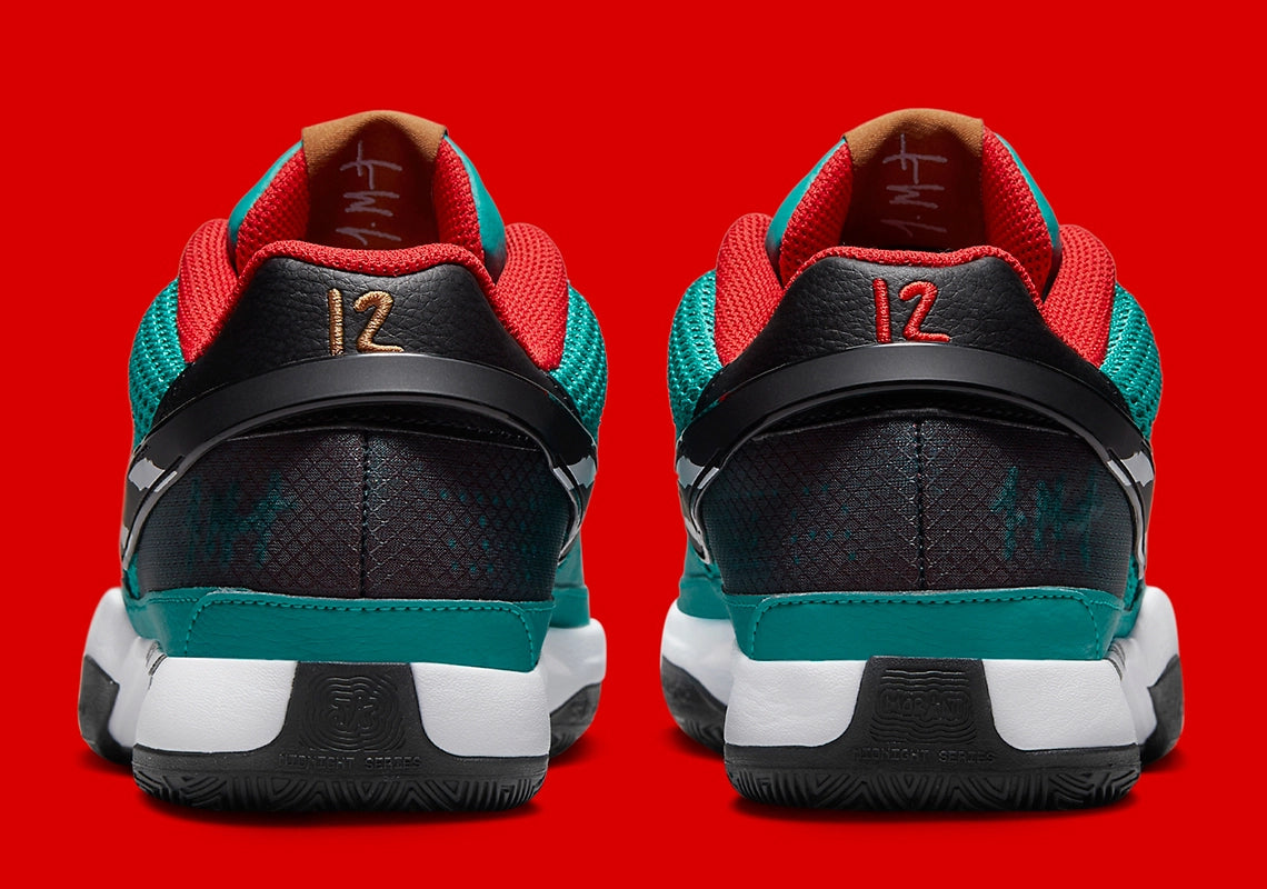 Nike avec scratch clearance devant