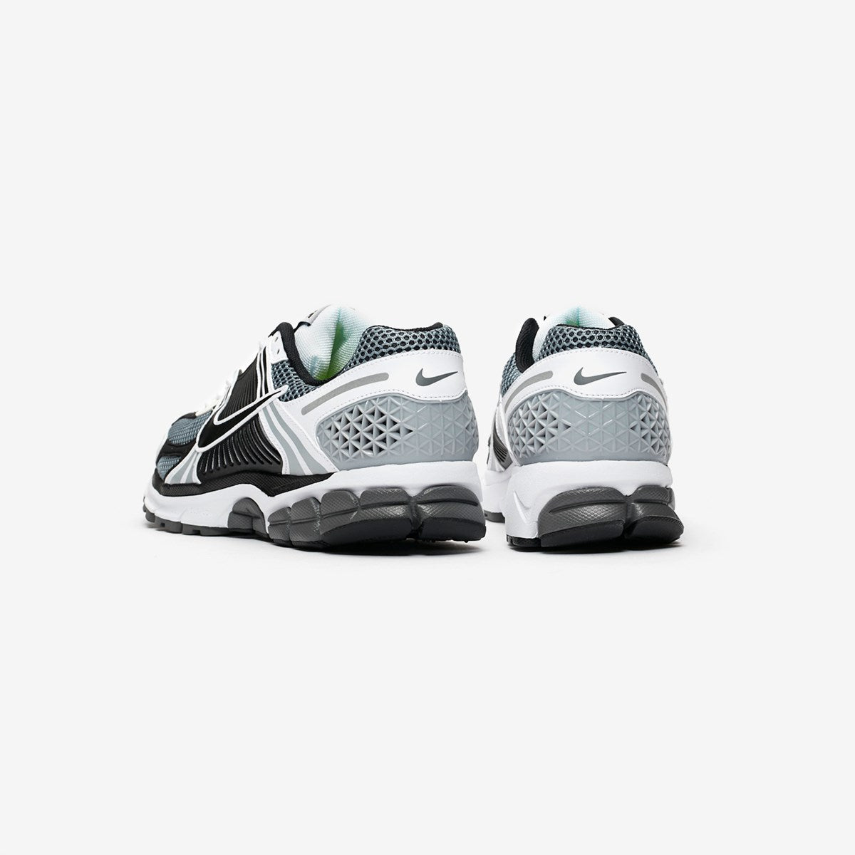Nike Zoom Vomero 5 Dark Grey Black White
